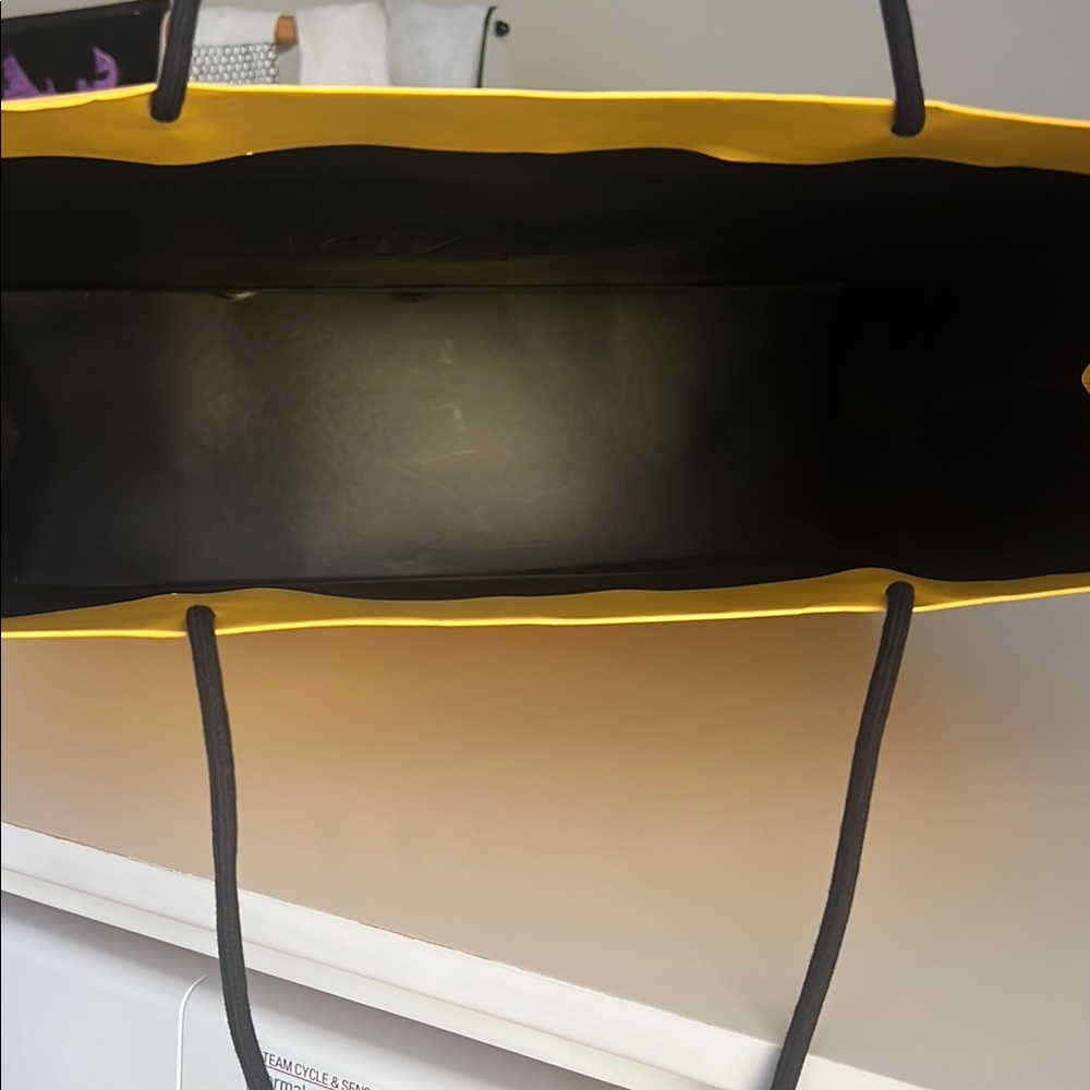 Fendi Roma Yellow Tote Bag - Picture 5 of 9